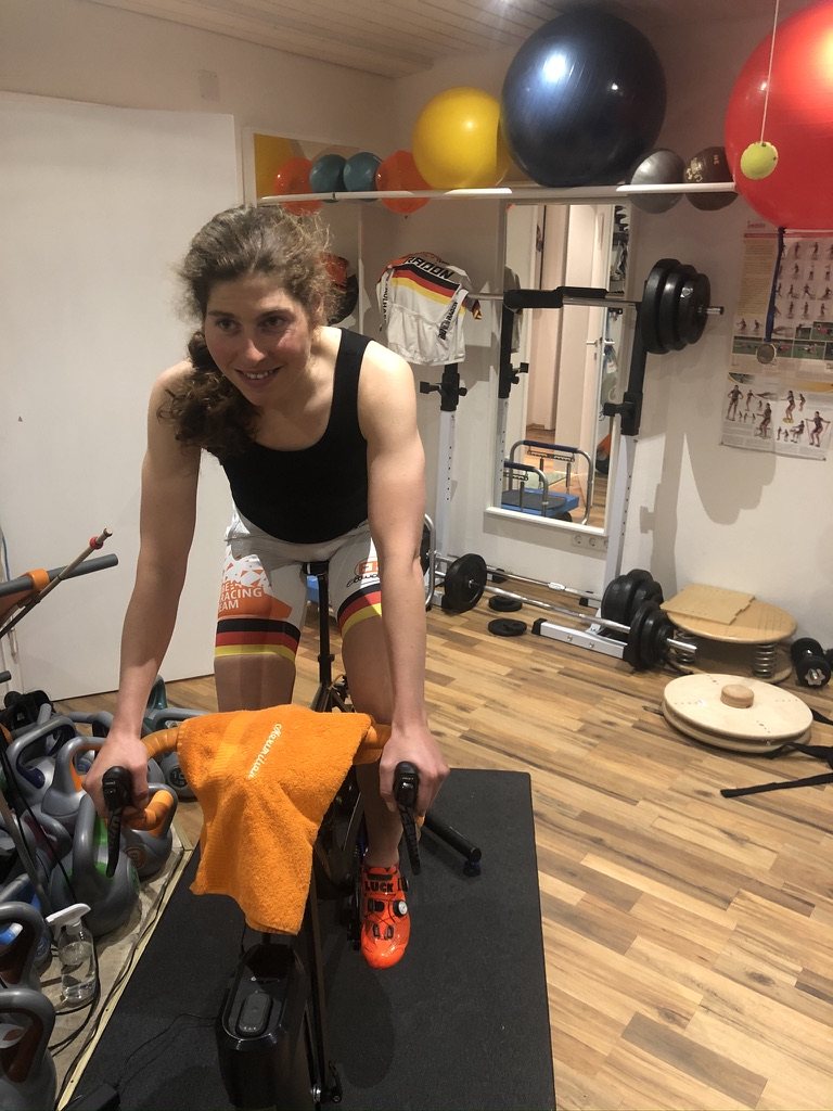 Training auf dem Rollentrainer